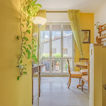 Apartmán Design Dwelling Near Policlinico & Centre *