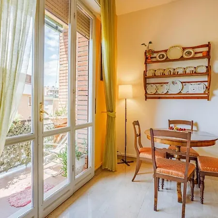 Design Dwelling Near Policlinico & Centre