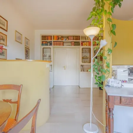 Design Dwelling Near Policlinico & Centre
