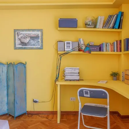Design Dwelling Near Policlinico & Centre *