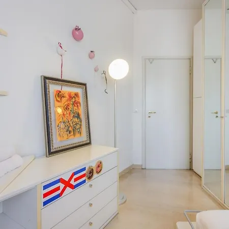 Design Dwelling Near Policlinico & Centre