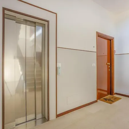 Design Dwelling Near Policlinico & Centre