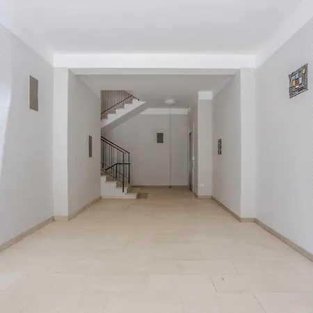 Design Dwelling Near Policlinico & Centre Modena